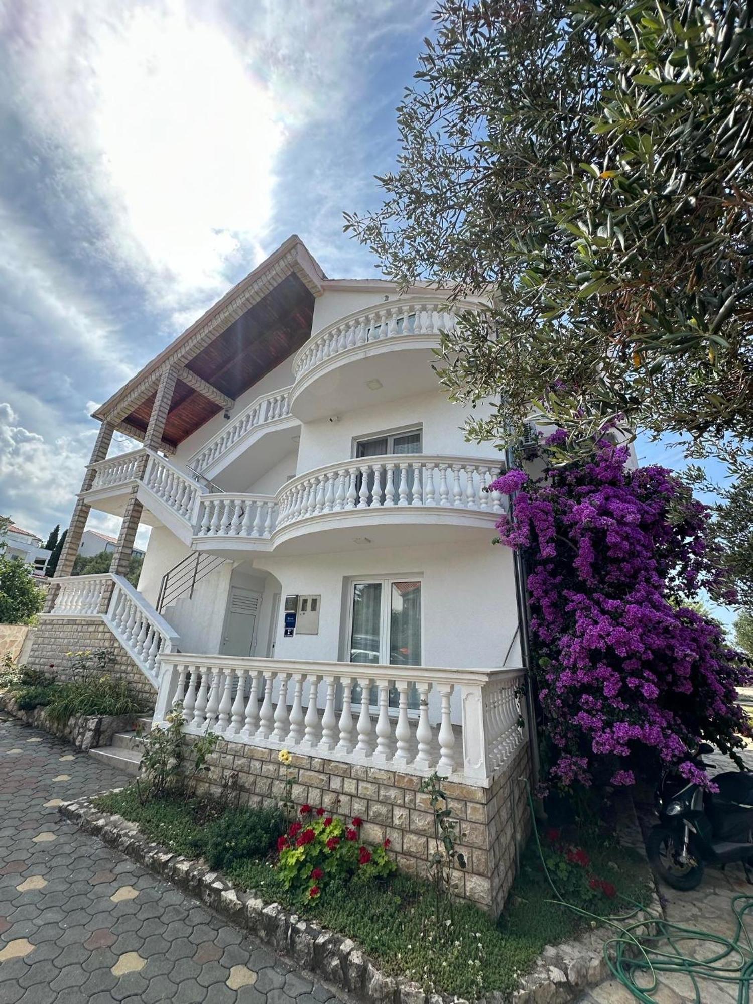 Apartmani Ljubica, Murter Dış mekan fotoğraf